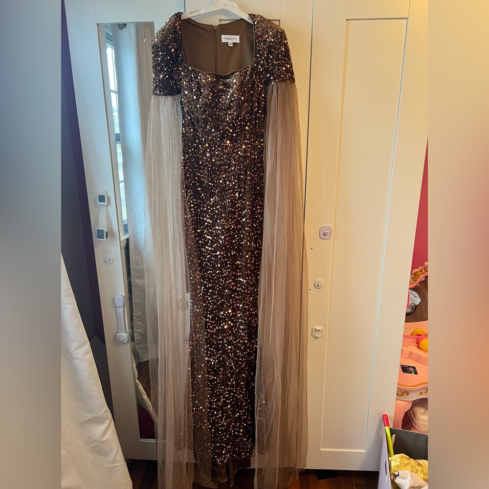 Women’s beautiful XS Sequin Evening Gown with Sheer Tulle Sleeves